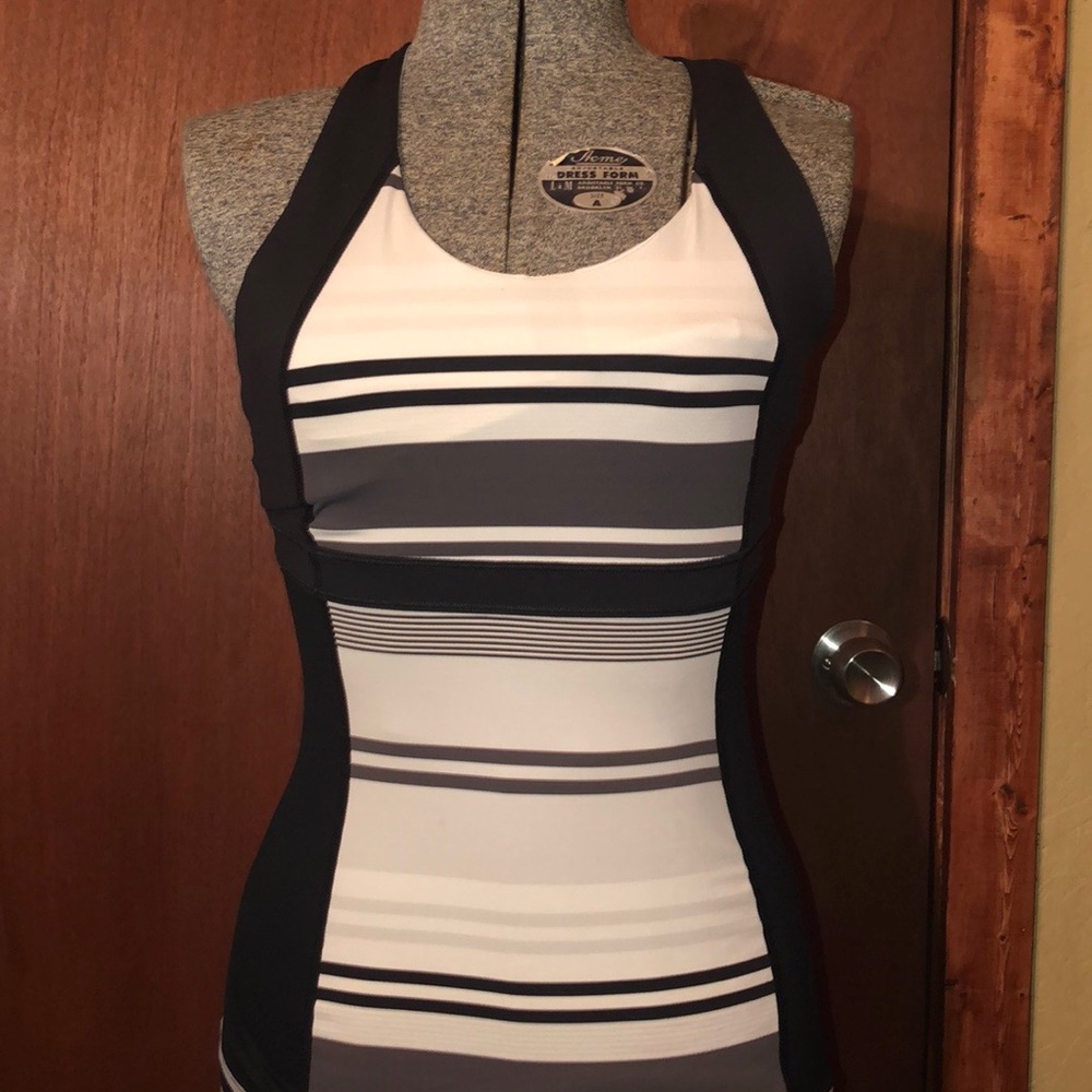 Women’s lululemon top